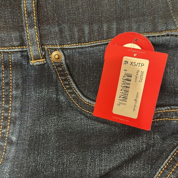 NWT Spanx Pull On Flare Jeans Midnight Shade Sz XS Petite - Picture 11 of 11